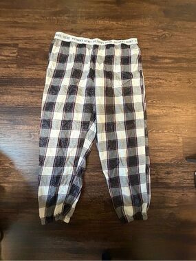 Victoria's Secret woman Plaid Lounge Pants - Black & White